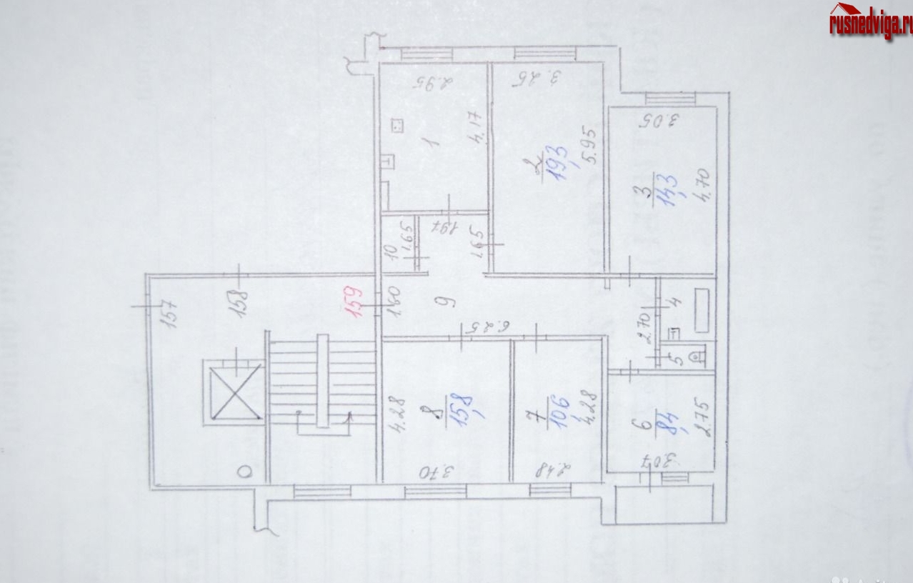 Продам квартиру площадью 102,7 кв.м., (жилая 70 кв.м.) 8/9, 5 комнат, все комнаты раздельно.